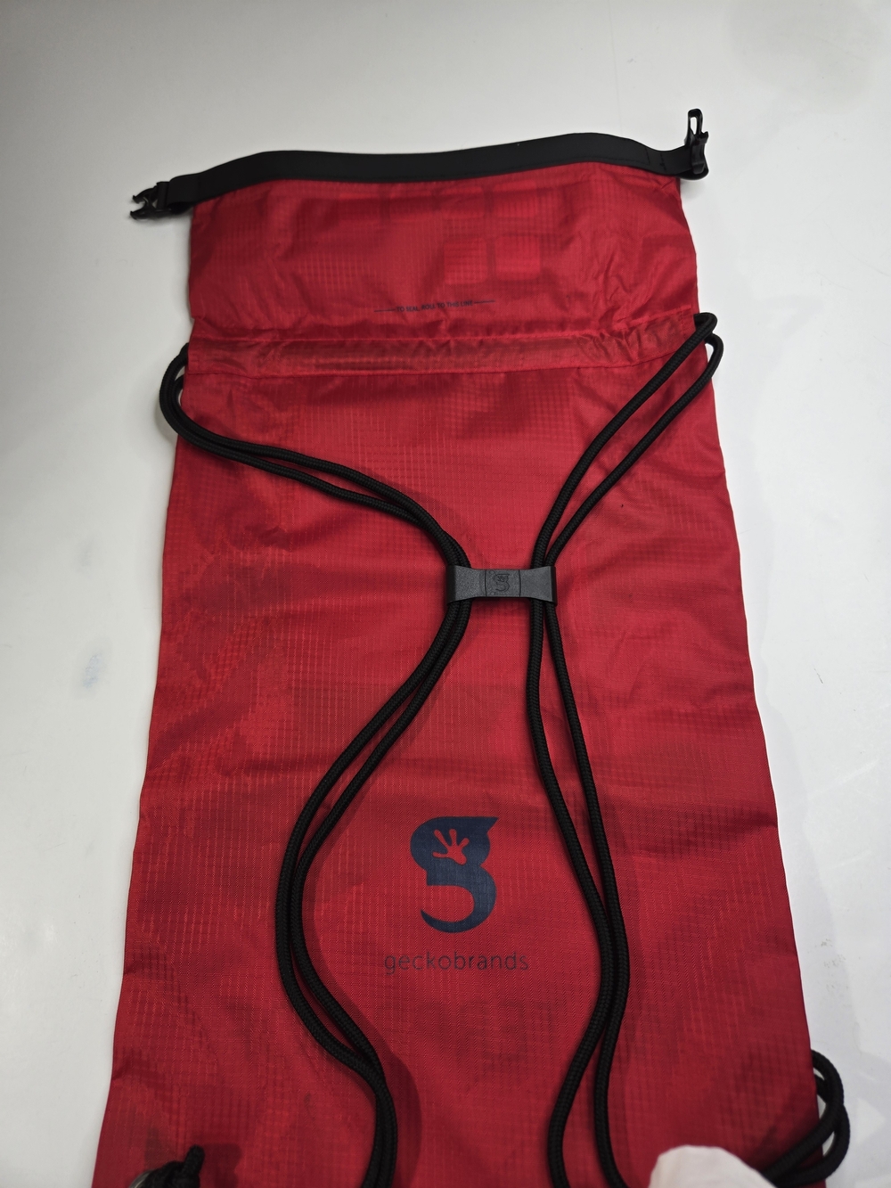 Geckobrand Waterproof Red Drawstring Backpack - Picture 6 of 10
